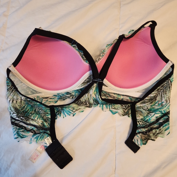 PINK Racerback Bra - Picture 2 of 3